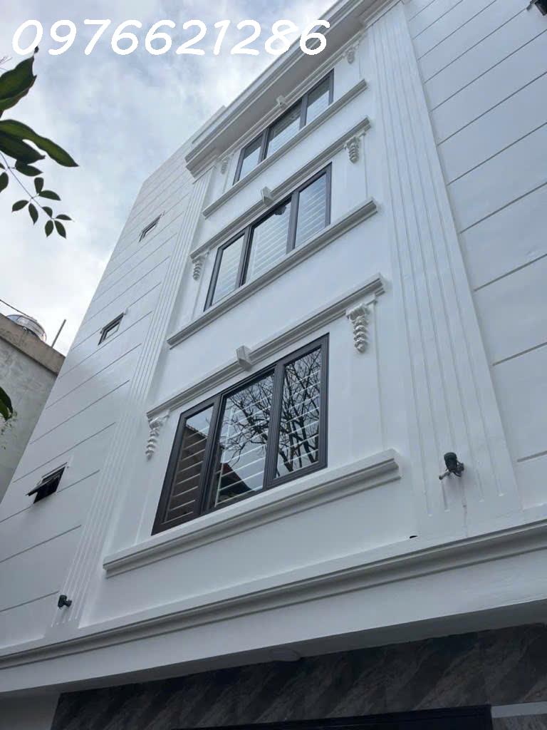  ???? Bán nhà mới kính koong – Đức Giang – Long Biên – 30m² – MT 5m – 5 tầng – Giá 6,55 tỷ – 3 phòng ngủ khép kín – Cách 2 nhà ra đường ô tô tránh 