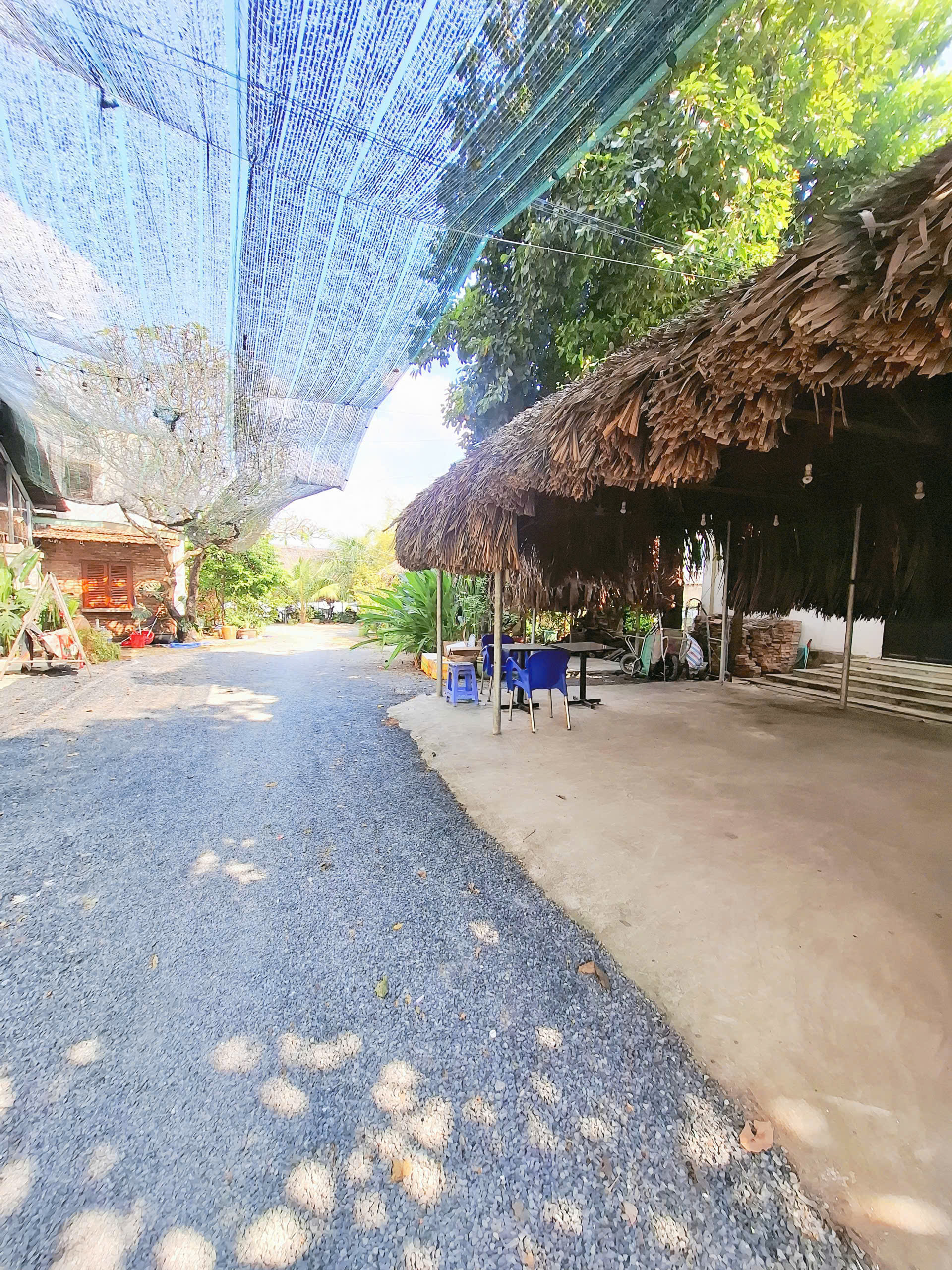  SANG NHƯỢNG QUÁN CÀ PHÊ SÂN VƯỜN VEN SÔNG ĐỒNG NAI – MẶT TIỀN BÙI HỮU NGHĨA, TP BIÊN HÒA, ĐỒNG NAI 