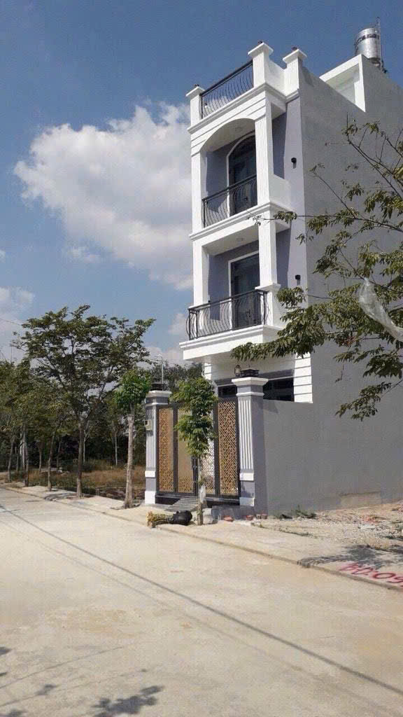  GIẢM NGAY 100 TRIỆU – CƠ HỘI SỞ HỮU NHÀ ĐẸP 4 TẦNG ĐƯỜNG LÒ LU - P.LONG TRƯỜNG - THỦ ĐỨC TPHCM – NHÀ TRỐNG, DỌN VÀO Ở NGAY! 