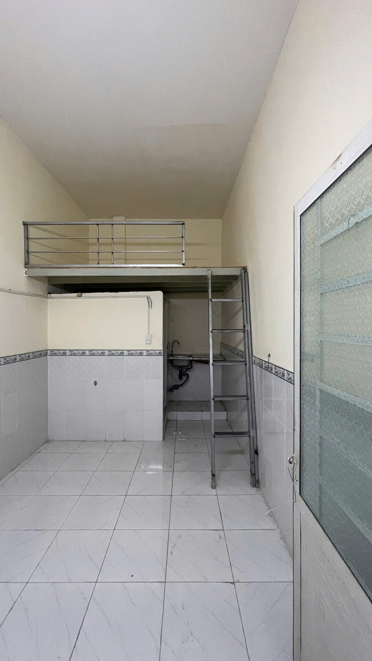  CHO THUÊ PHÒNG TRỌ CÓ BAN CÔNG – GIÁ 2,7 TRIỆU/THÁNG 