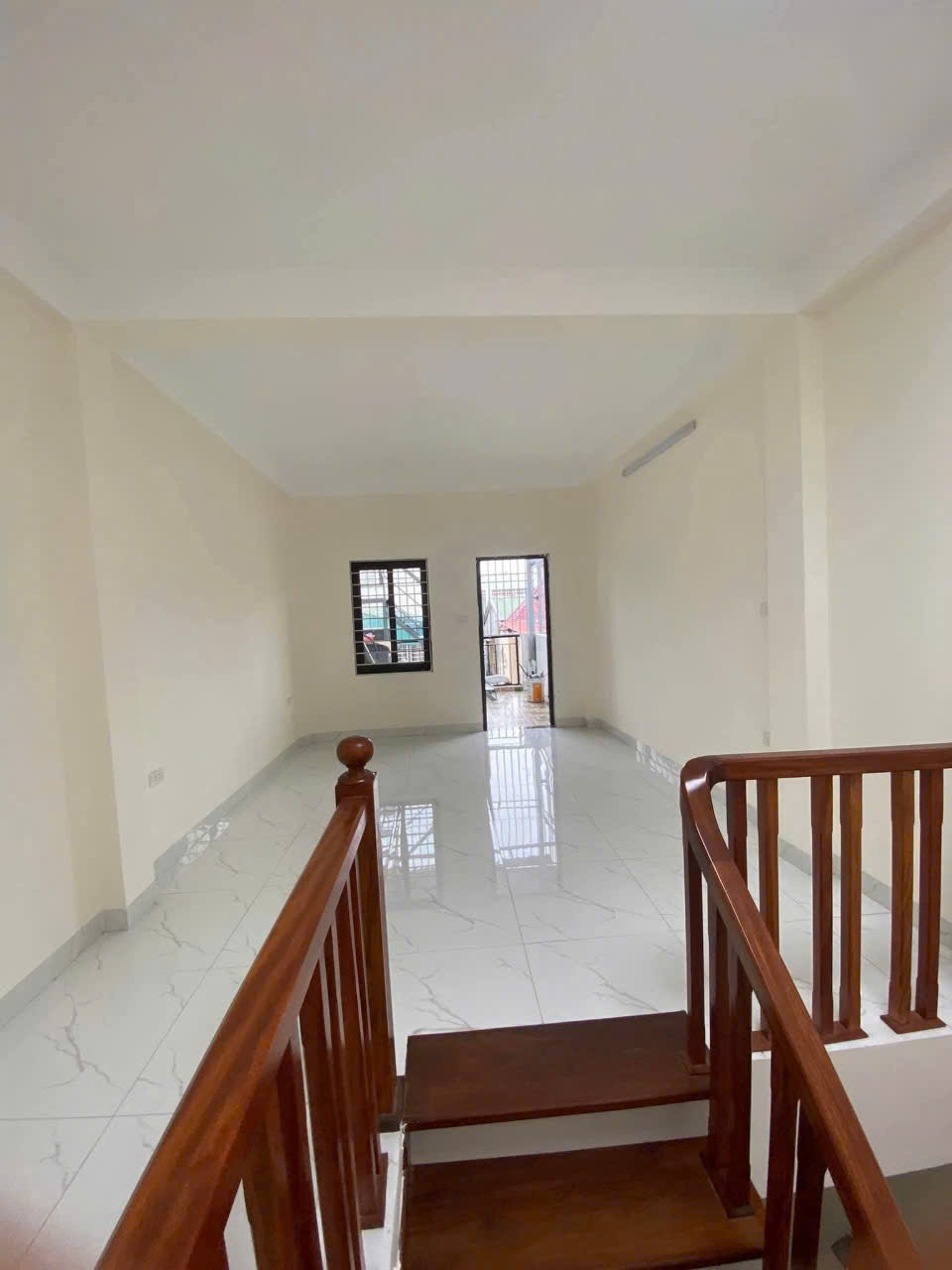  Cho thuê nhà nguyên căn 608 Đê La Thành,  40 m², 5 tầng, 4 ngủ, 4 vệ sinh, 15 Triệu 