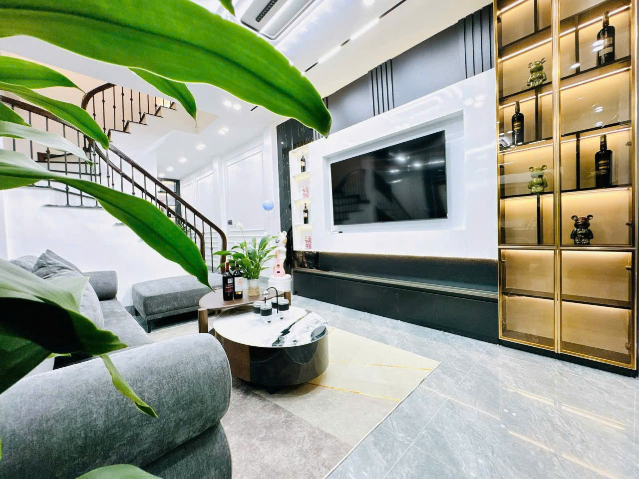  NHÀ ĐẸP TRẦN DUY HƯNG 55m, 6 tầng, Mặt tiền 4m, chưa đến 17 tỷ.- 5M RA ĐƯỜNG - RA HỒ 