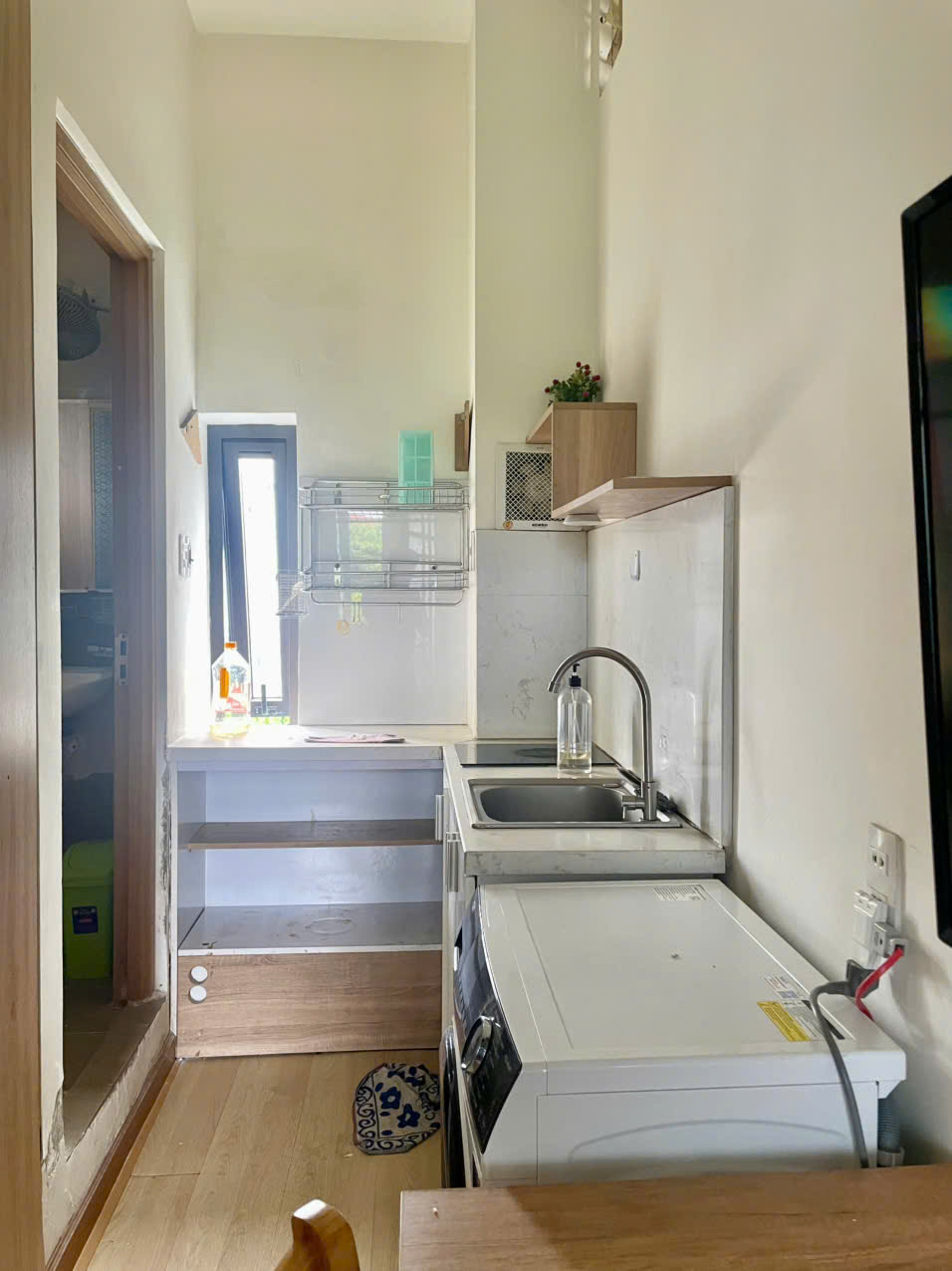  Chính chủ cho thuê căn hộ 2 phòng ngủ full nội thất 660/1 Trưng Nữ Vương, P. Hòa Cường 