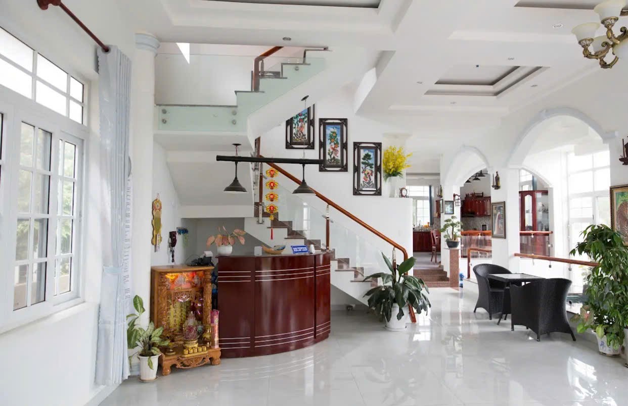  Bán villa 3 tầng Nguyễn Chí Thanh Hội An, full tiện nghi, hạ 1 tỷ,  còn 15.9 tỷ 