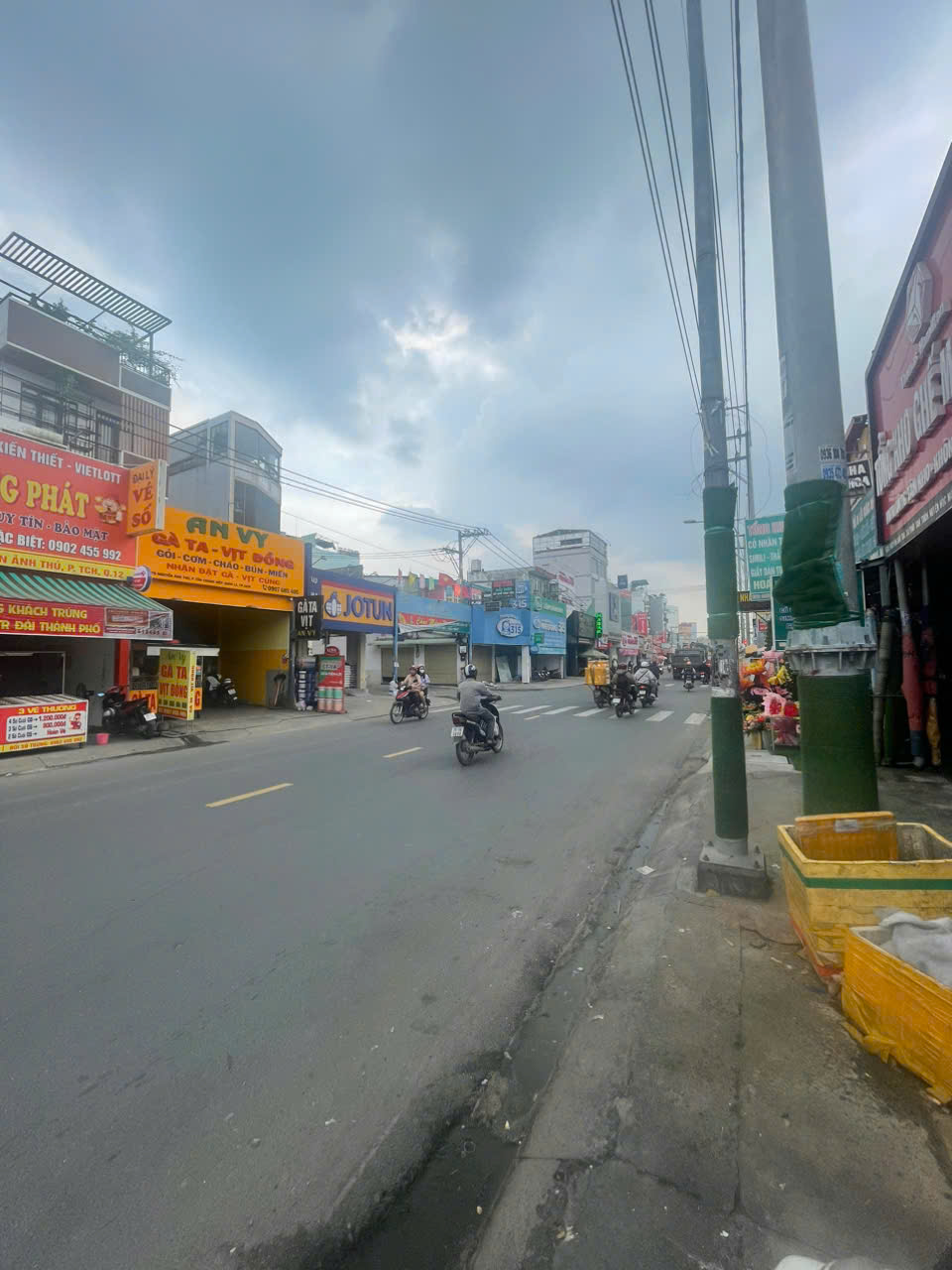  Bán nhà mặt tiền 10.5x35m giá 25,79 tỷ Đường Nguyễn Ảnh Thủ 