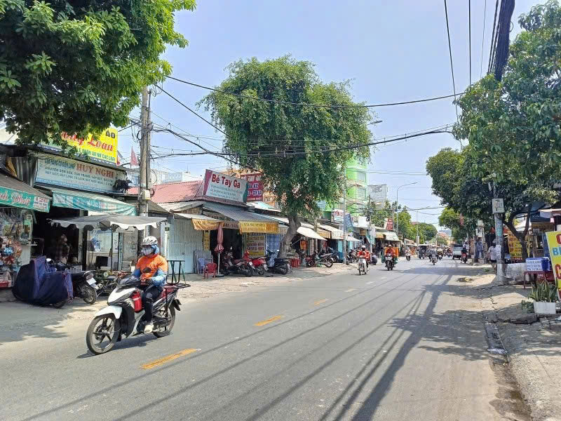  Bán Nhà Mặt tiền Bình Long - gần ngã tư Bốn Xã, 10x23m, 2 Tầng cũ, 1 đời chủ, 23,9 tỷ. 