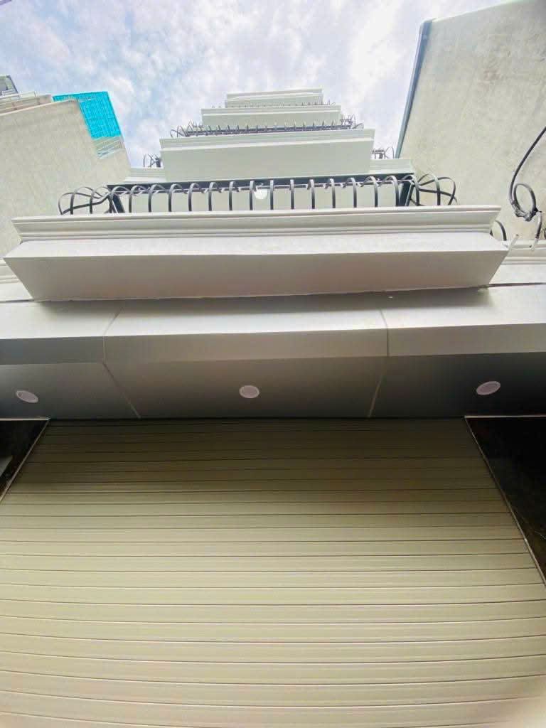  Bán nhà Giáp Nhị – 5
 tầng thang máy, nhà mới tinh, MT 4.1m – Giá 8.65 tỷ 