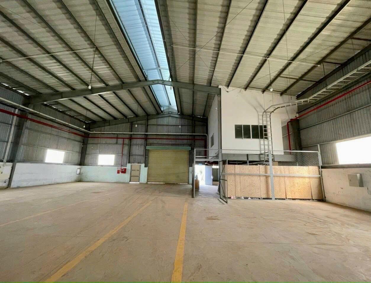  XT666 nhà xưởng sản xuất, khu dân cư ở đông đúc, khung thép tiền chế sẵn xưởng giao liền 