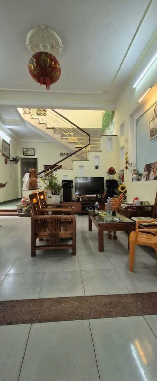  ????????BÁN NHANH NHÀ 2 TẦNG ĐIỆN TÍCH ĐẤT 100M2. VỊ TRÍ KINH DOANH 