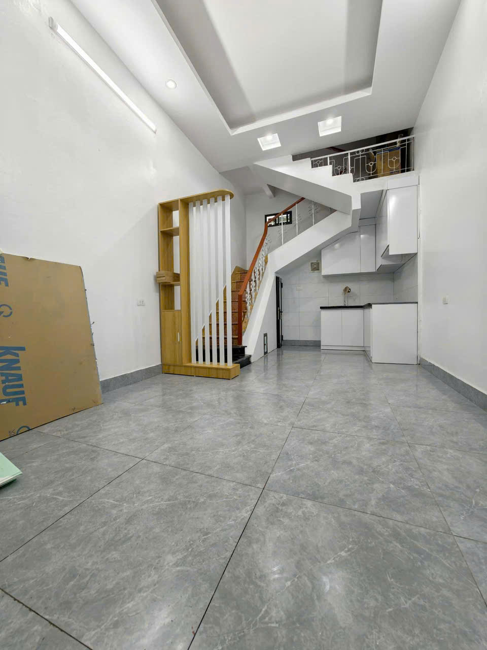  Cho thuê nhà riêng phố Hoàng Hoa Thám,  24m² x 4 tầng, giá 12 triệu/tháng 