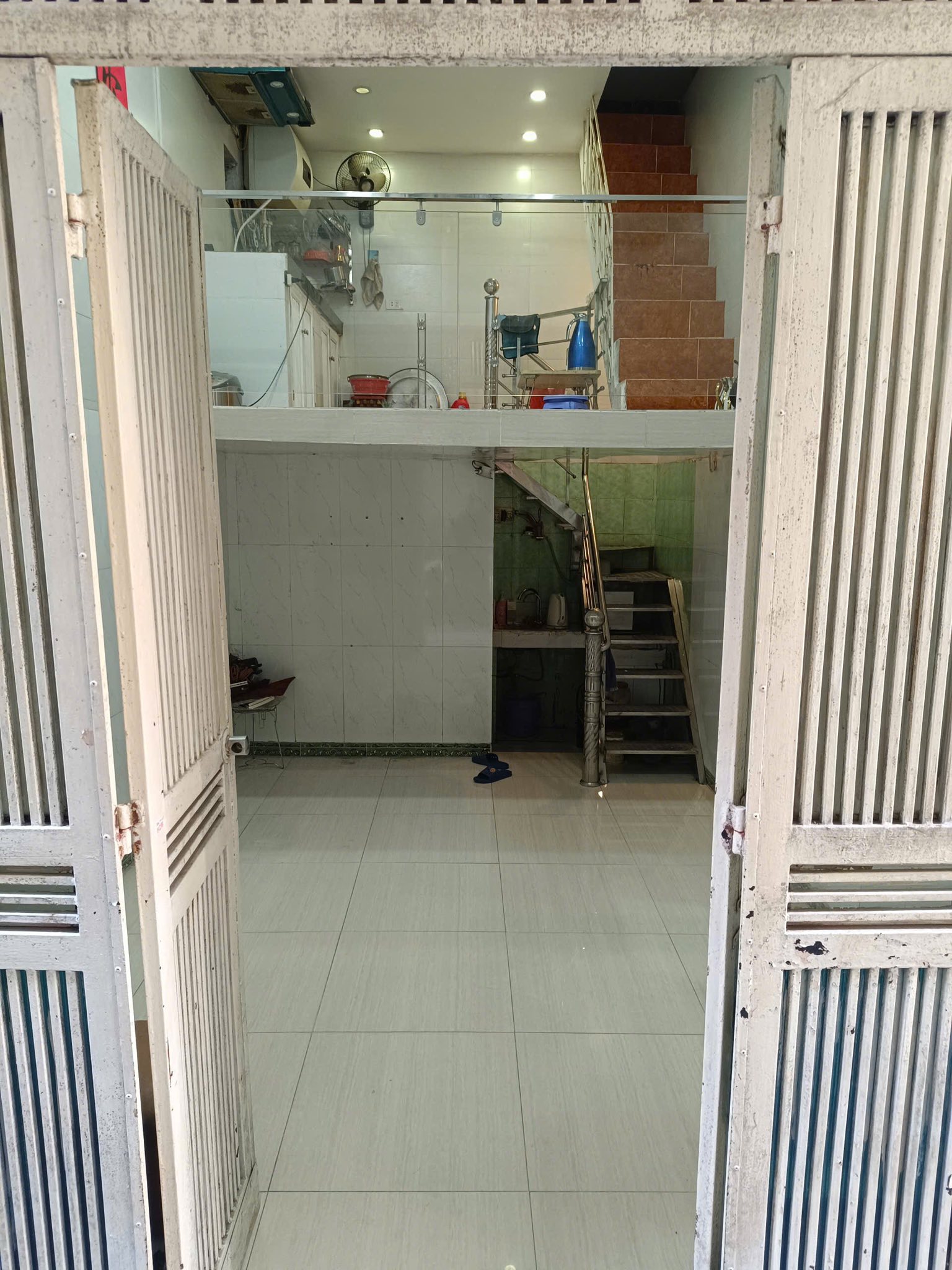  Cho thuê nhà ngõ Khâm Thiên, 18m² x 4 tầng, 3 ngủ, giá 8 triệu 