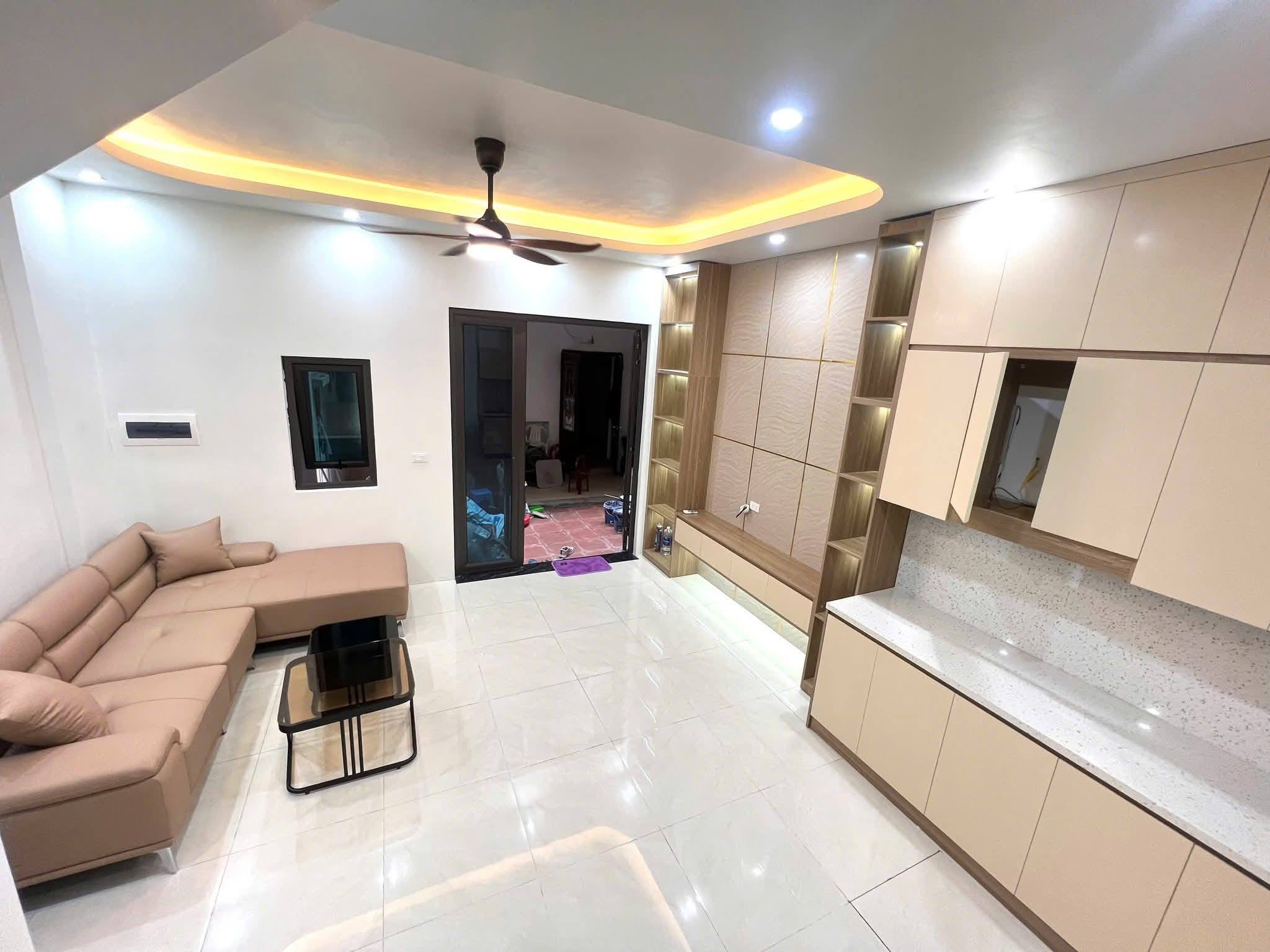  Bán Nhà Trường Chinh-32m*5 tầng*5mMT-Ôto đỗ cửa-Gần Ngã Tư Sở, BV Đại học Y- Giá 9,18 tỷ còn thương lượng 