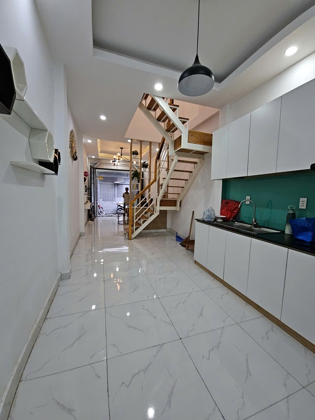  SÁT MẶT TIỀN KHÁNH HỘI Q4 NHÀ ĐẸP 
DIỆN TÍCH 41 M2 CÓ 4 TỶ 