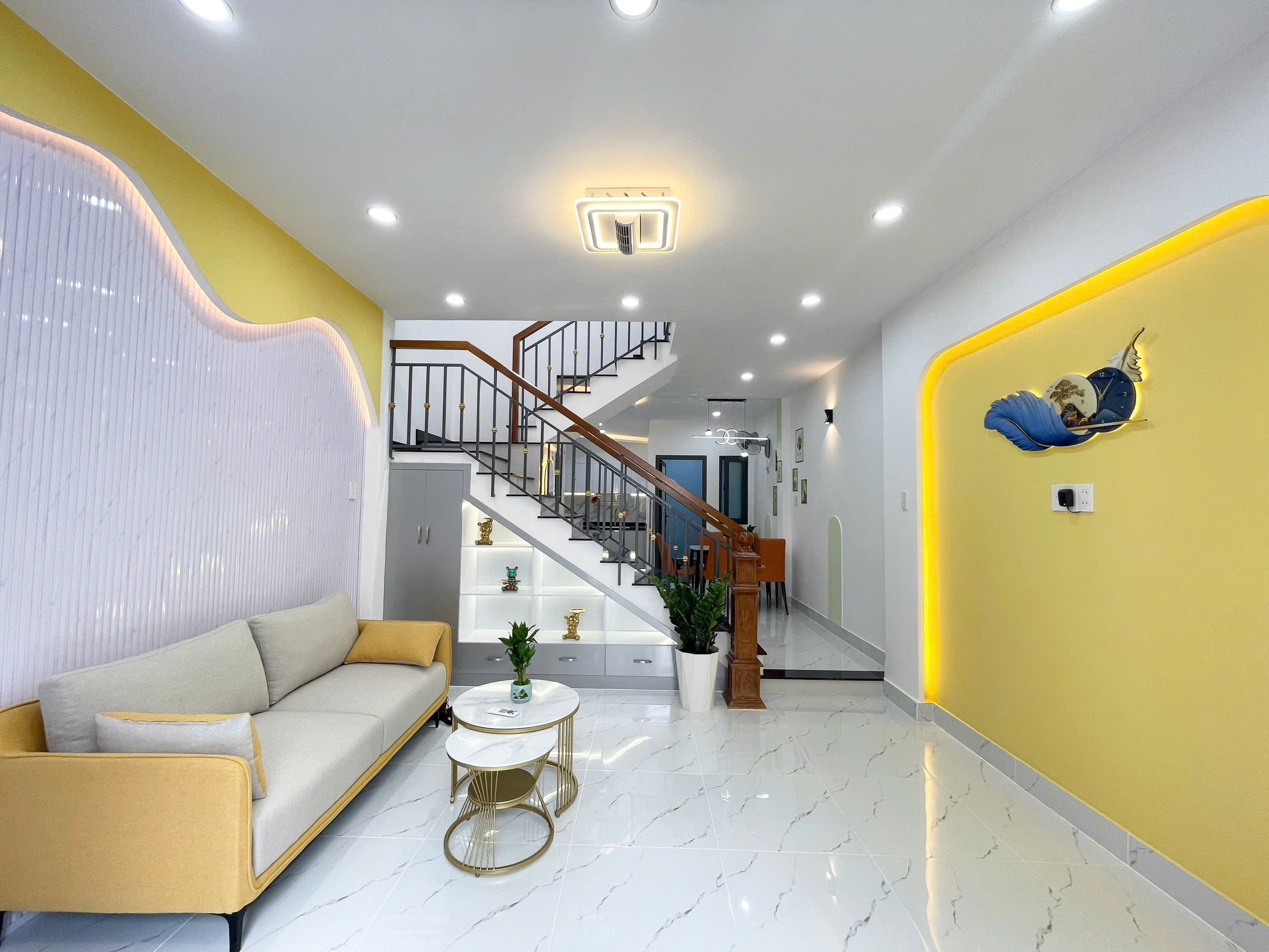  Hẻm gần 4m thông ngay khu vip Tân Sơn Nhì, 56m2, 2 tầng, 5tỷ nhỉnh tặng full NT 