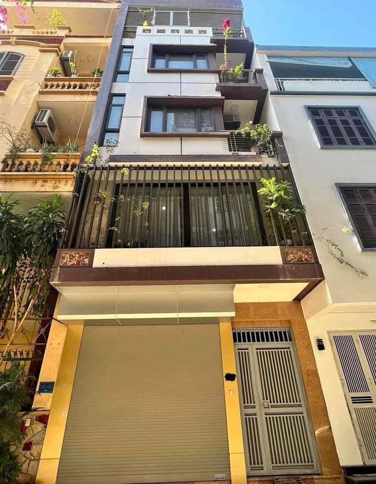  NHÀ ĐẸP LIÊN MẠC - DT41M2 - 5 TẦNG - GIÁ 7 ,2 TỶ - LÔ GÓC , Ô TÔ TRÁNH - KINH DOANH 