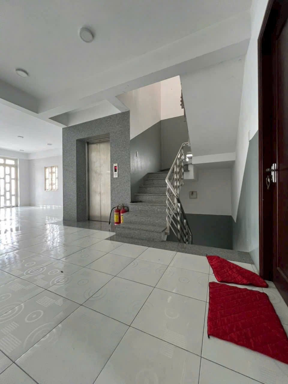  NHÀ MẶT TIỀN TÔ KÝ 6, HÓC MÔN VỊ TRÍ ĐẸP NHÀ TRỆT 4 LẦU THANG MÁY CHỈ 11.5 TỶ! 