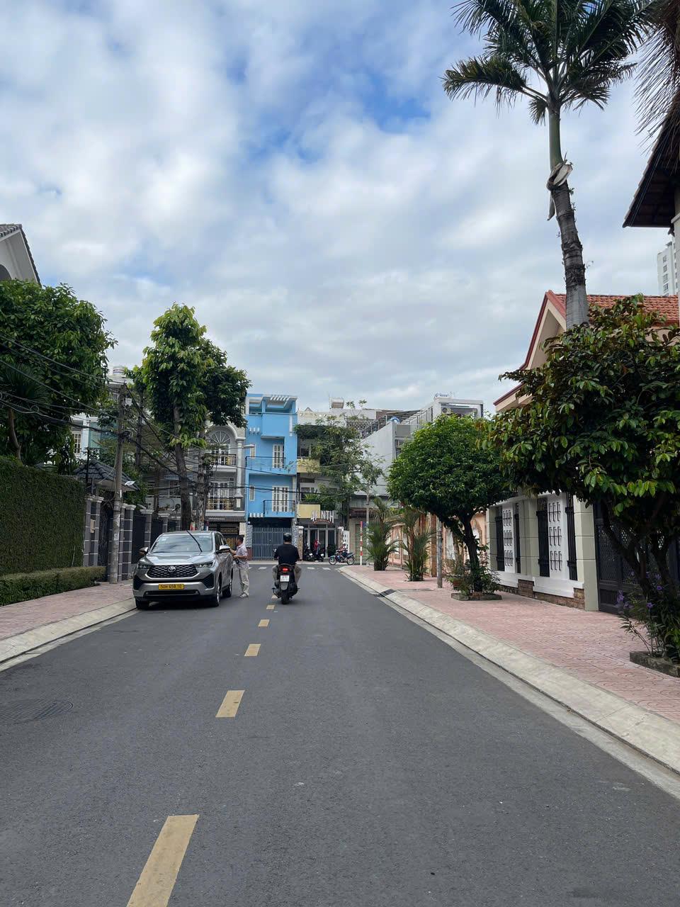  BÁN 3 NỀN ĐẸP NGANG 12M – ĐỐI DIỆN CÔNG VIÊN – GIÁ CHỈ 13.5 TỶ/NỀN 