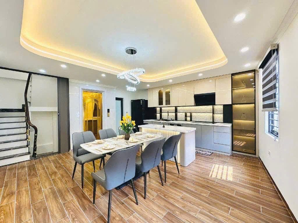  NHÀ ĐẸP THỊNH QUANG - 7 TẦNG THANG MÁY - FULL NỘI THẤT - 40m2 mt 5.5m Giá 15.2 tỷ 