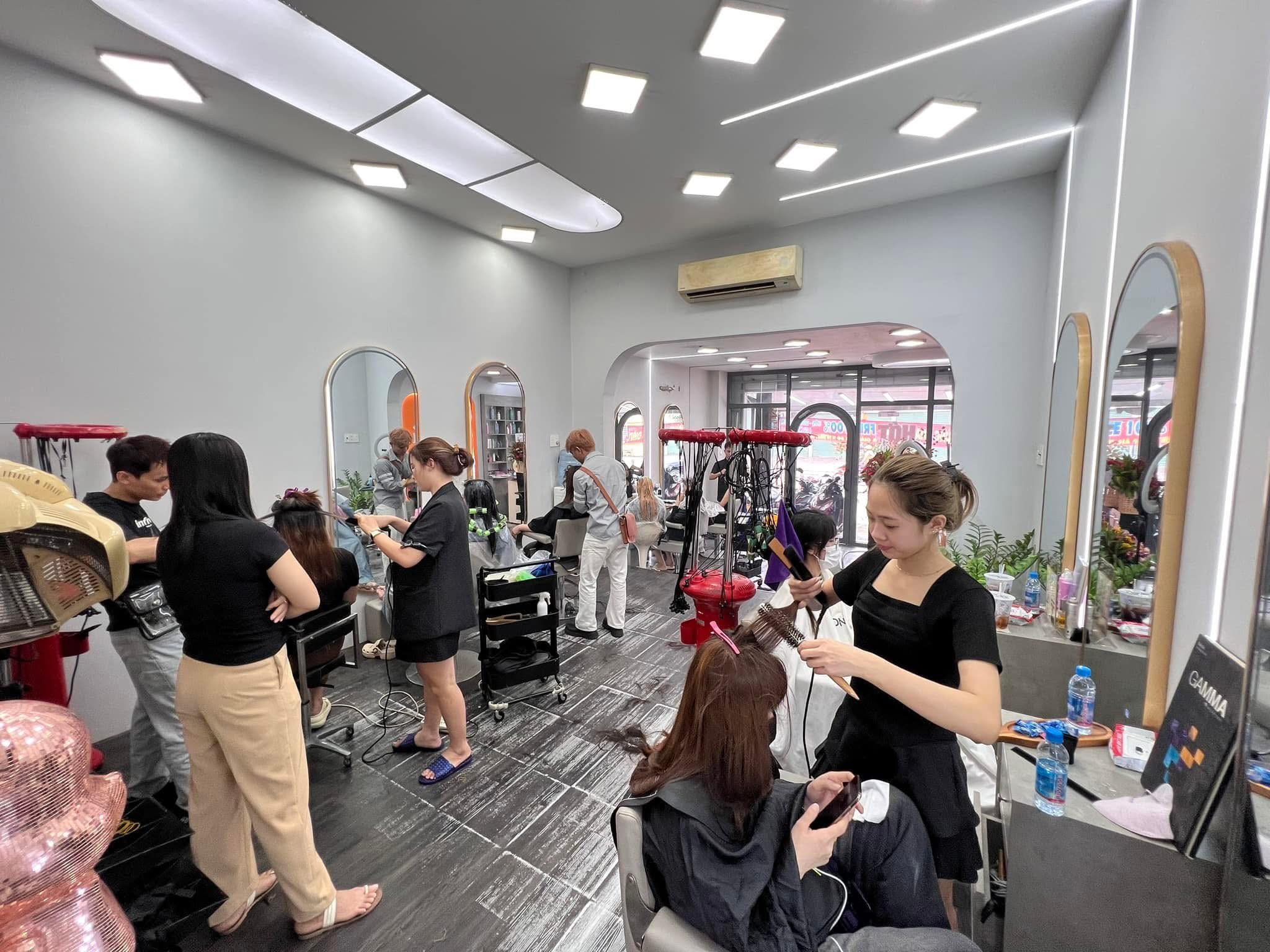  SANG TIỆM TÓC – CẦN NGƯỜI THIỆN CHÍ TIẾP QUẢN 