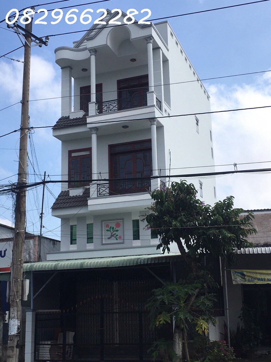  Bán nhà mặt phố Nguyễn Tất Thành, Sa Đéc. DT 70m2, 4 tầng, 6PN, Sổ hồng. Giá 5 tỷ. 