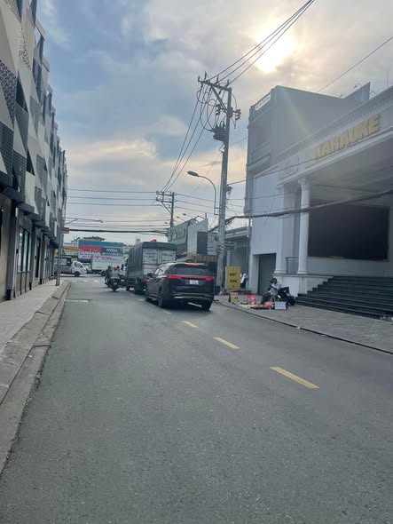  Bán nhà mặt tiền 1 hầm 1 lửng 5 lầu 25x25m giá 68 tỷ Đường Trung Mỹ Tây 2A 