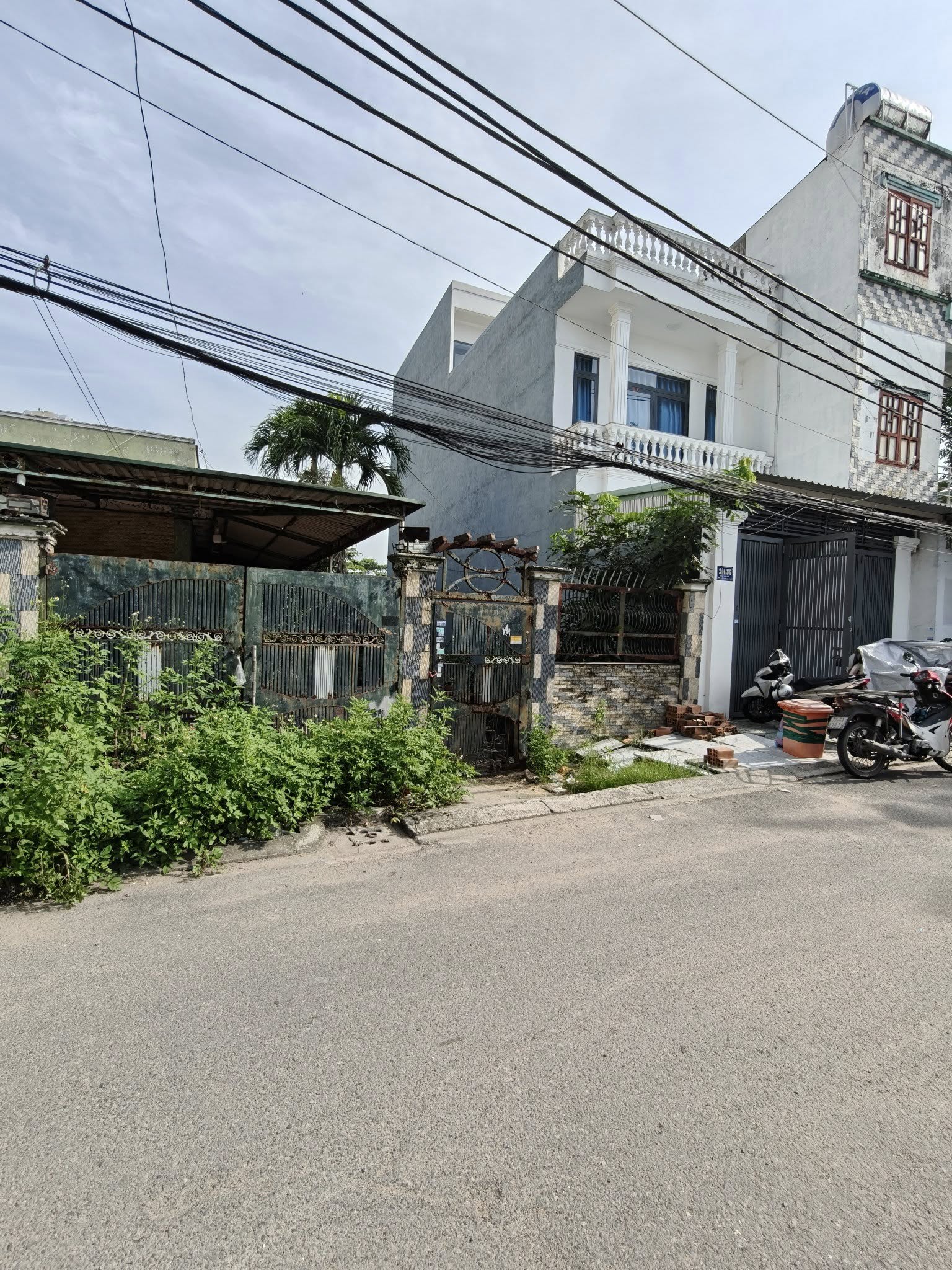  Bán đất mặt tiền 11.8x22m giá 12,5 tỷ Đường 10m Hương Lộ 80B 