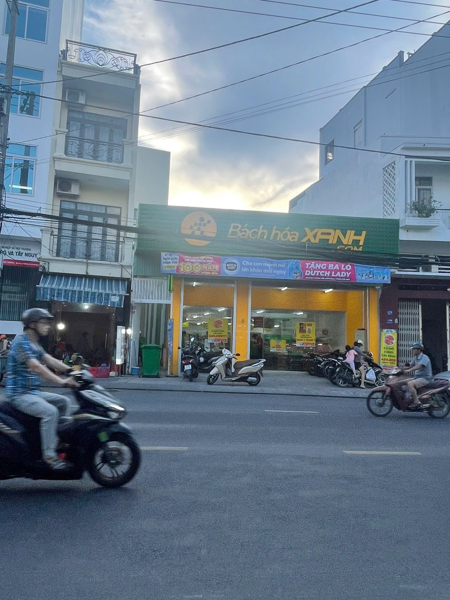  BÁN NHÀ 2 MẶT TIỀN ĐƯỜNG 2/4 – VỊ TRÍ ĐẮC ĐỊA BẬT NHẤT NHA TRANG. GIÁ BÁN 128TR/M2???? 