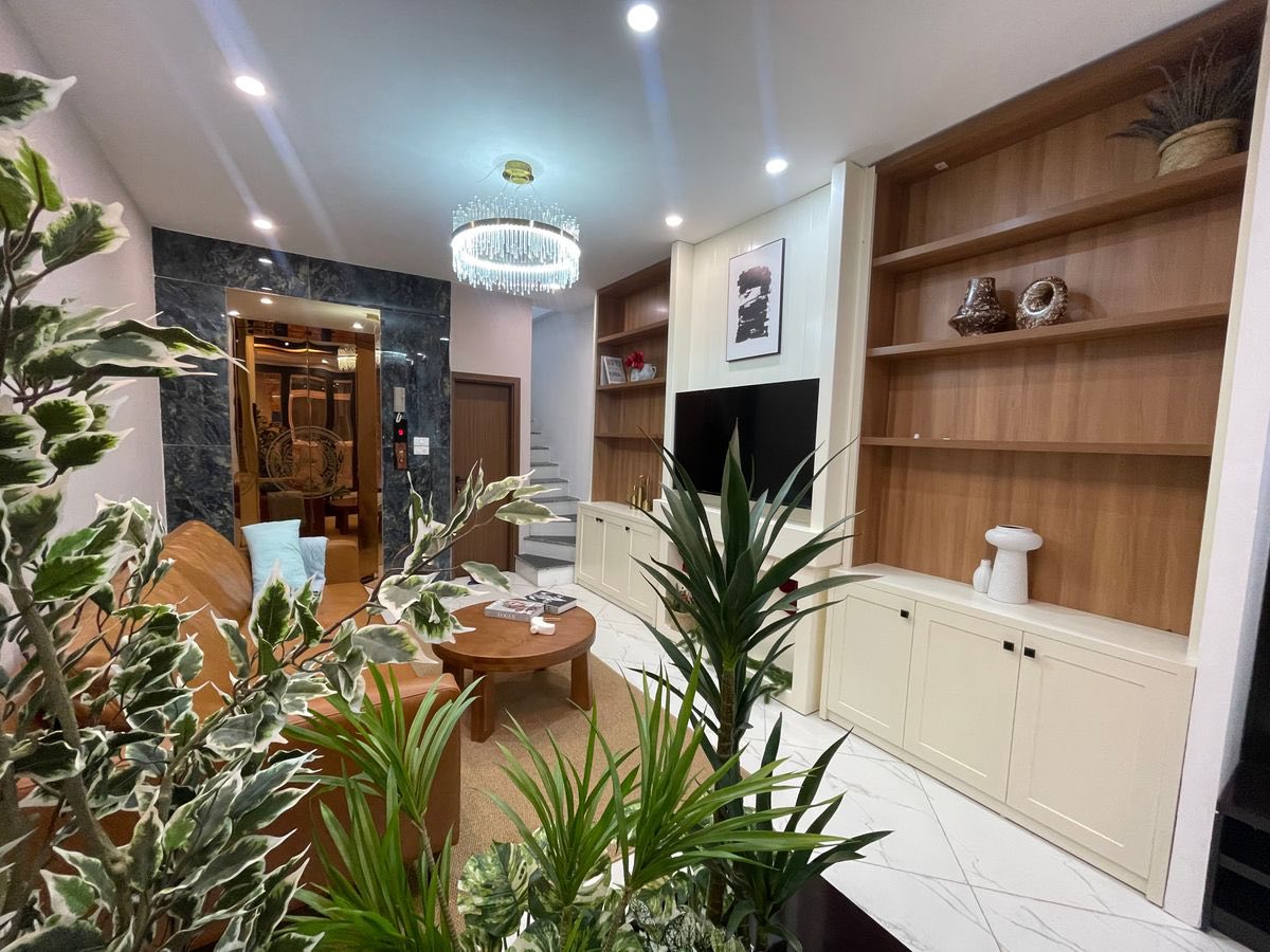  QUÁ TRỜI ĐẸP 35M2 TRUNG TÂM THẠCH BÀN 6 TẦNG, Ô TÔ ĐỖ CỔNG - GIÁ CHỈ NHỈNH 9 TỶ 