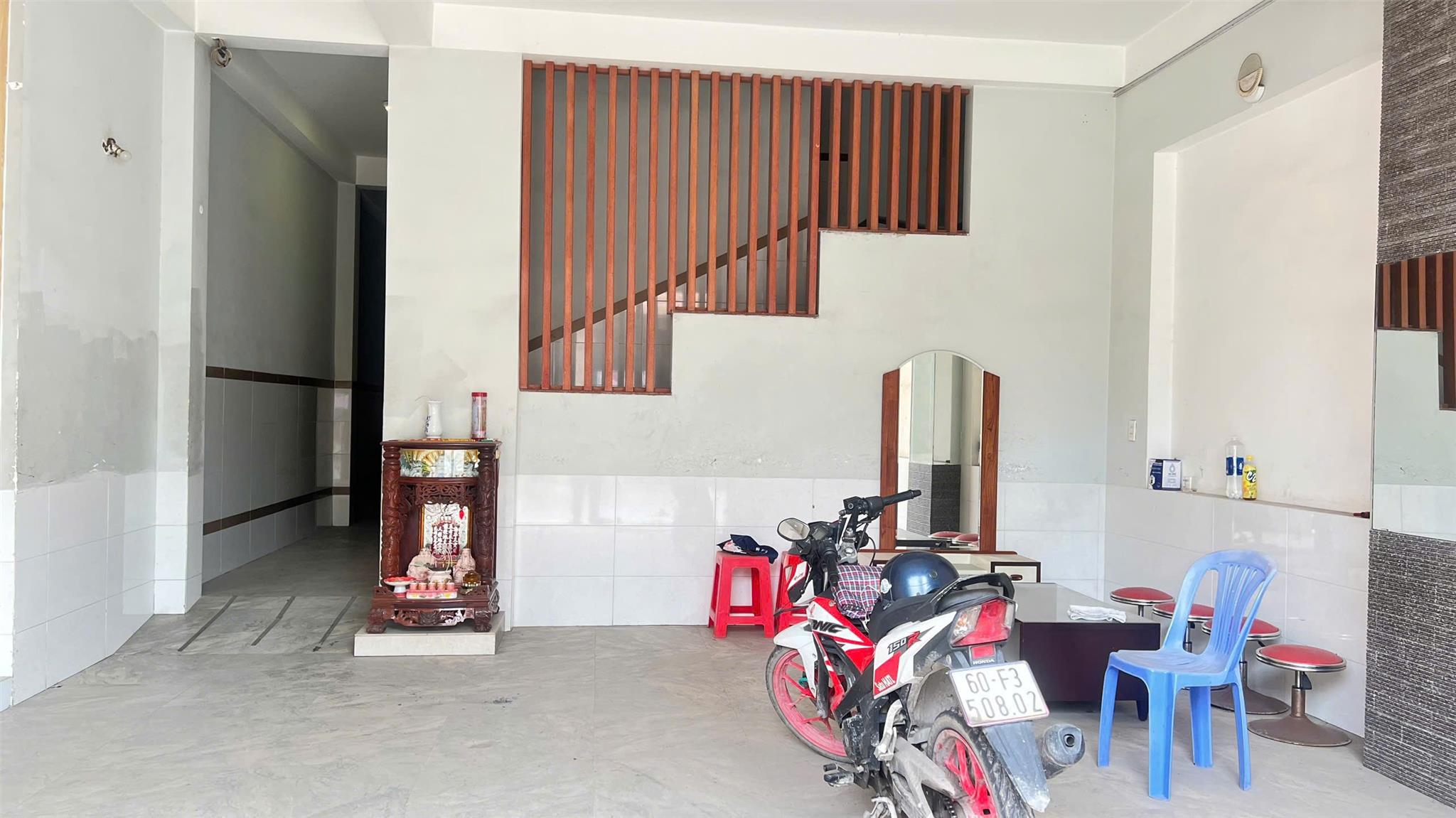  NP960 bán nhà đang kinh doanh khách sạn, với 20p riêng thích hợp đầu tư cho thuê 