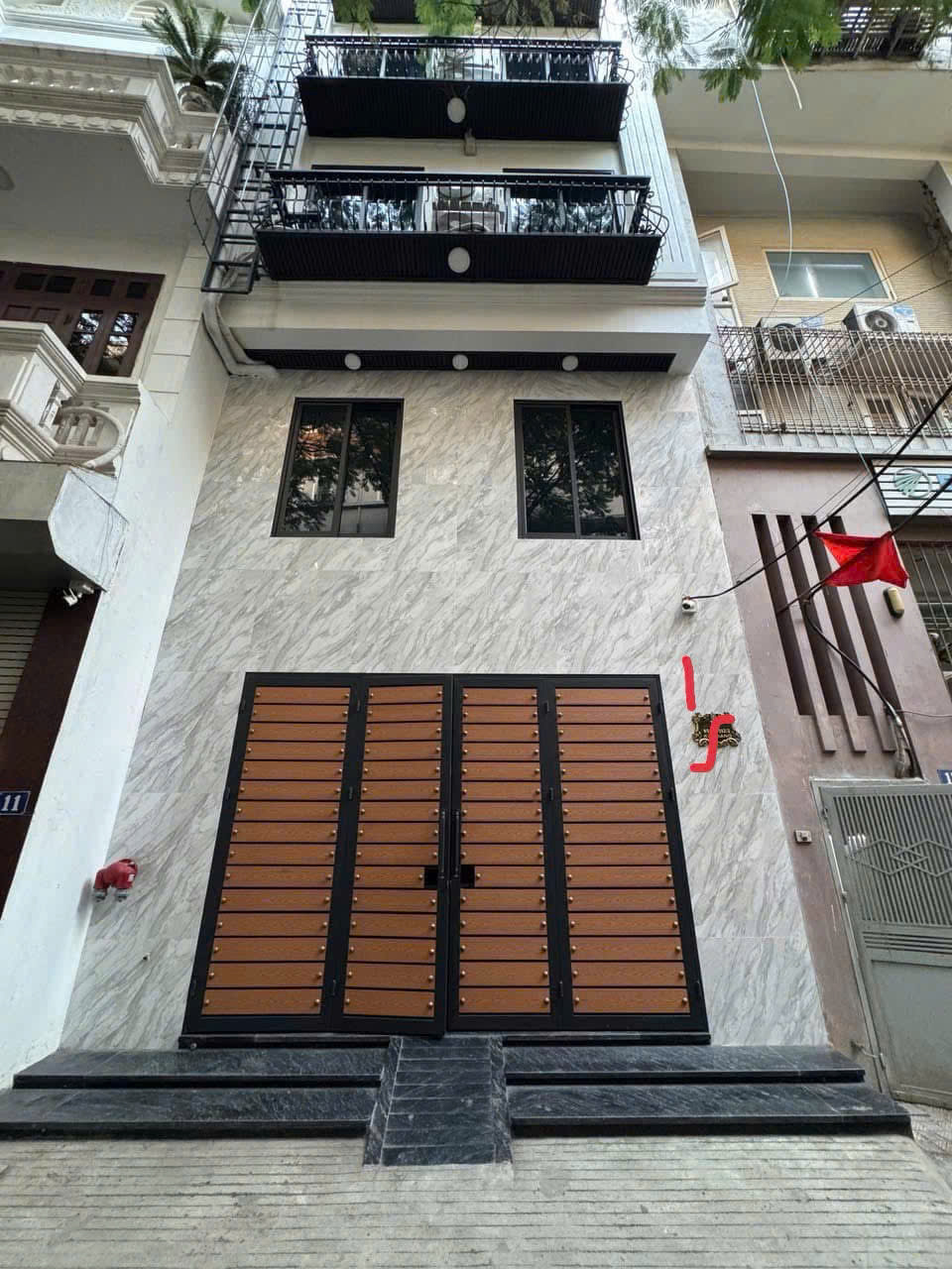  CCMN KIM GIANG – 7 TẦNG THANG MÁY – 11 PHÒNG – FULL ĐỒ 65m2 mt 5.2m Giá 23.5 tỷ 