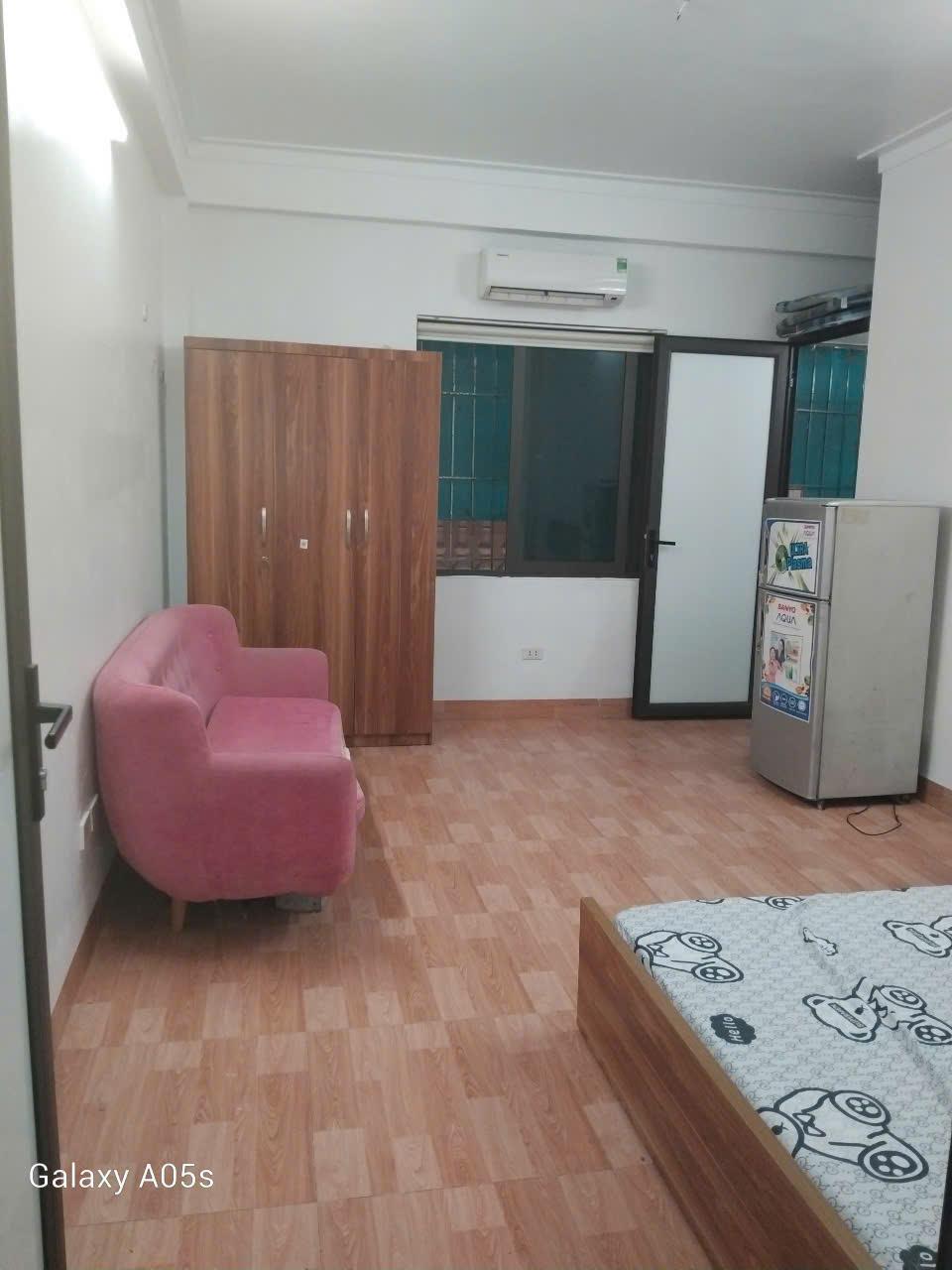  Ngõ 99 Trung Kính phòng 30m2 giá 5 triệu 