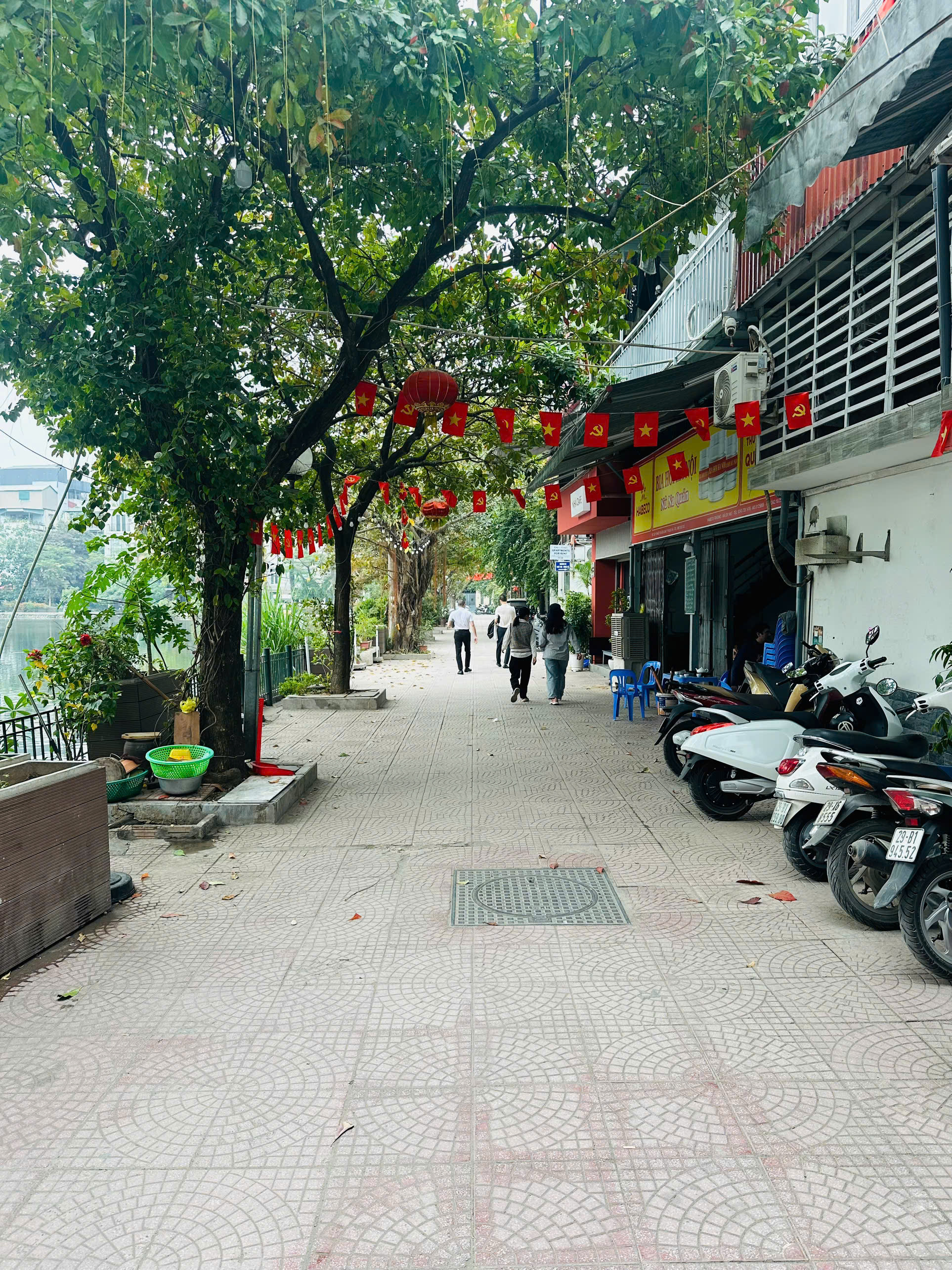  CHỈ 233 TRIỆU M CÓ NHÀ NGÕ 135 ĐỘI CẤN 33M 5 TẦNG GẦN HỒ ĐẦM TRÒN GIÁ 7.6 TỶ 0878168006 