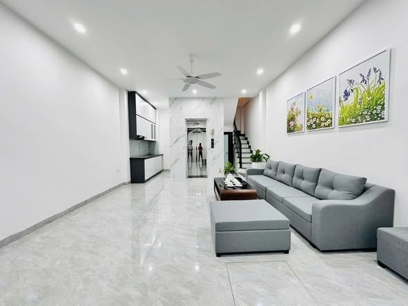  NHÀ MỚI TINH PHỐ HOANG HOA THÁM 40M 5T MT 4,6m NHỈNH 11 TỶ -THANG MÁY – NỘI THẤT ĐẦY ĐỦ. 