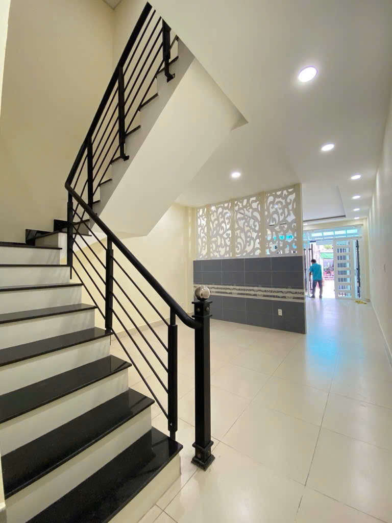  Nhà Giá Rẻ Tây Hoà Q9- 2 Tầng-Khu Dân Trí Cao- An Ninh-Gần Chợ + Metro 