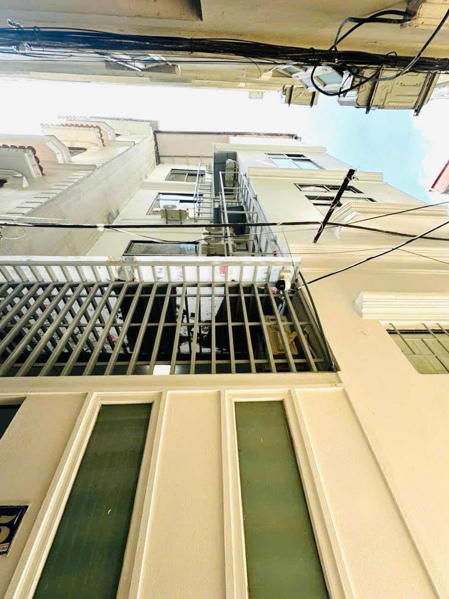  CCMN XUÂN THUỶ - DÒNG TIỀN 40 TRIỆU/THÁNG Dt  45m2 4 tầng mặt tiền 6m Giá 11.9 tỷ 