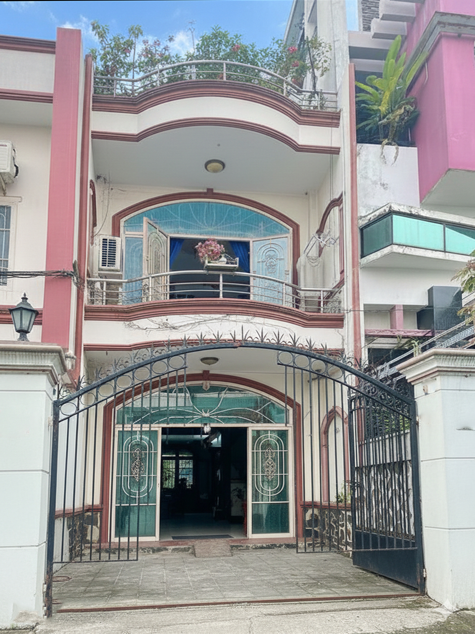  T1717 ???? Giảm 100tr! sát Vòng Xoay An Sương, SHR, HXT, 3 tầng, 3.8x23m, 7.x tỷ 