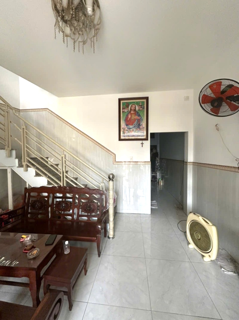  Mặt Tiền Kinh Doanh Gần Vincom Lê Văn Việt – 186m² – Giá Chỉ 9.8 Tỷ (~50tr/M²) – Hàng Hiếm Cho Nhà Đầu Tư 