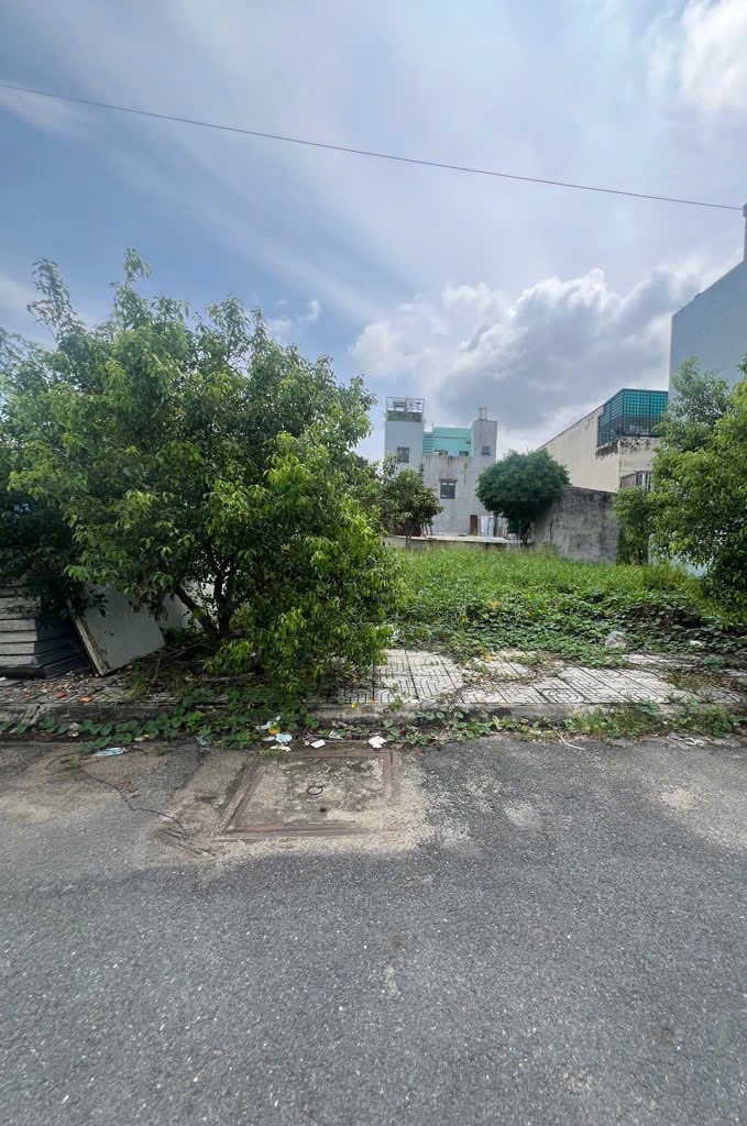  BÁN LÔ ĐẤT THỔ CƯ – HẺM 1 XẸC NGẮN ĐƯỜNG CHÍNH HÀ HUY GIÁP, Ô TÔ TẬN ĐÁT,  QUẬN 12 Diện tích: 4m x 16m Giá chỉ: 3.9 tỷ 