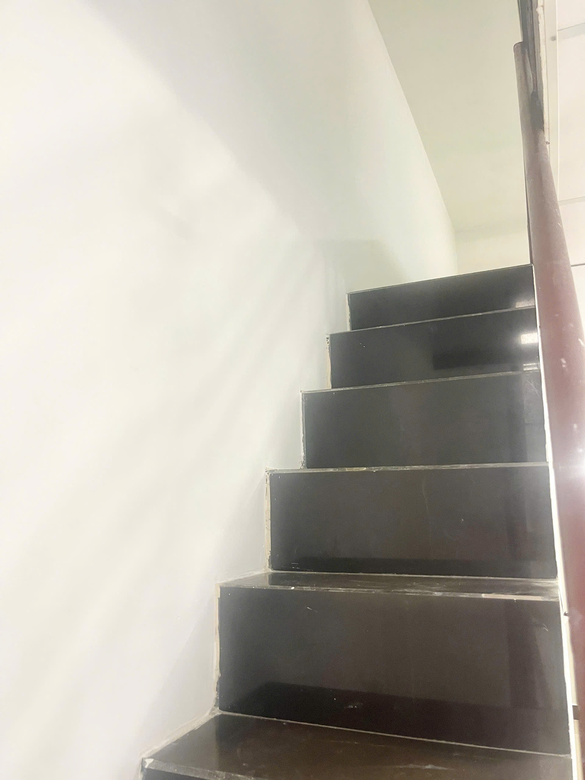  Nhà Trung Tâm Thành Phố giá rẻ hơn Căn Hộ
 HẺM QUANG TRUNG  - NHA TRANG DT : 21,19m2 Giá bán 2ty050 e Trinh Số chứng chỉ: đang đợi cấp chứng chỉ mới , số chứng nhận: MG 25- 625 