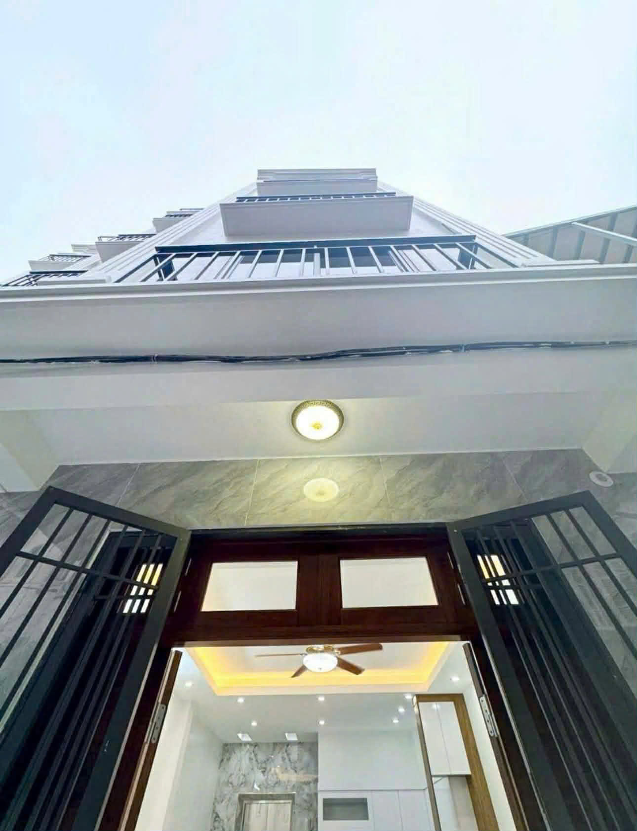  Ô 11 CĂN CUỐI CÙNG CỦA HÀ NỘI - 6 TẦNG THANG MÁY - VỊ TRÍ CỰC ĐỈNH - 20M RA OTO - NGÕ THÔNG RESSCO SANG ĐƯỜNG CỔ NHUẾ 