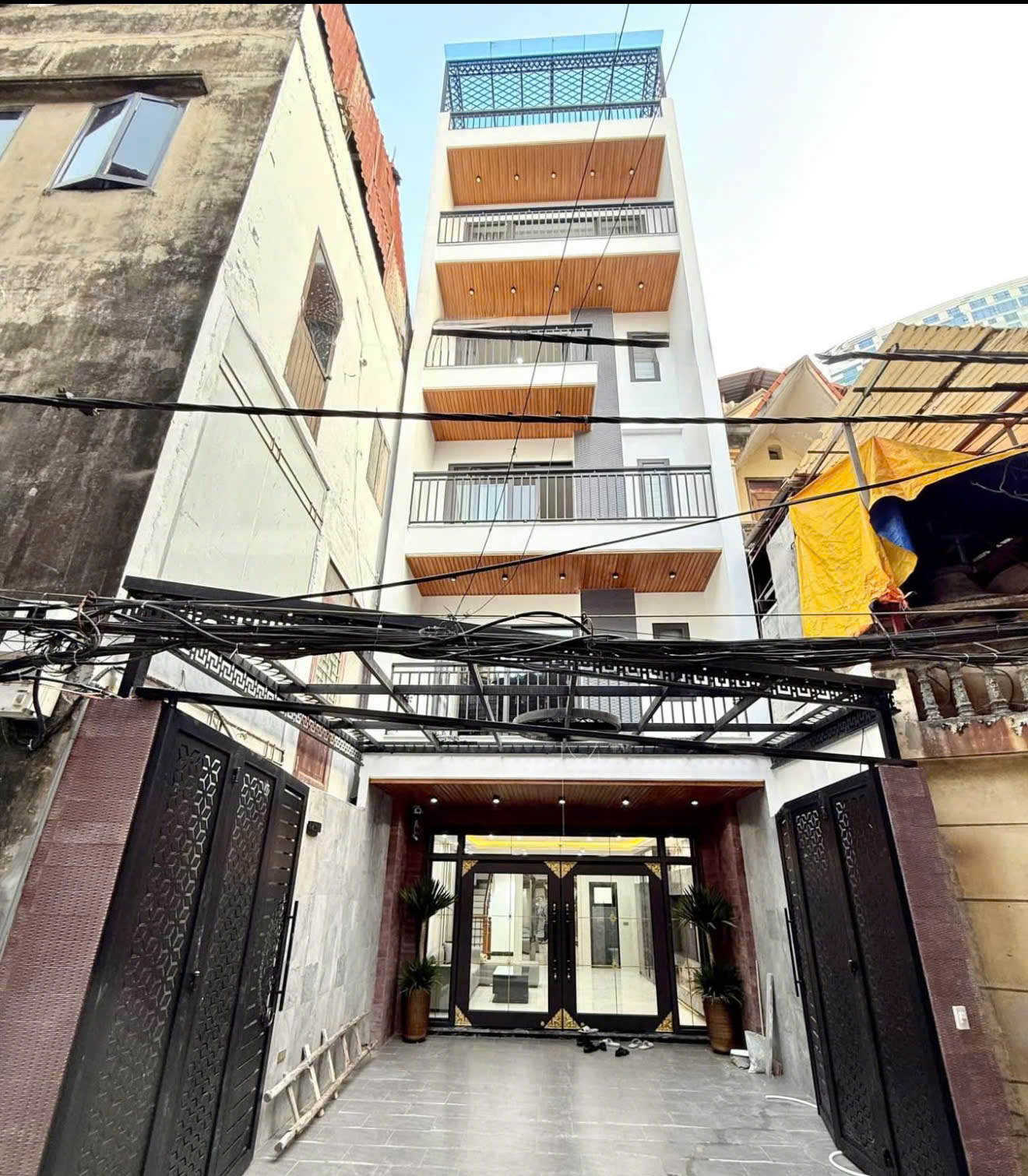  Nhà mới Bồ Đề – View hồ Tai Trâu – 7 tầng thang máy – Ô tô qua nhà 