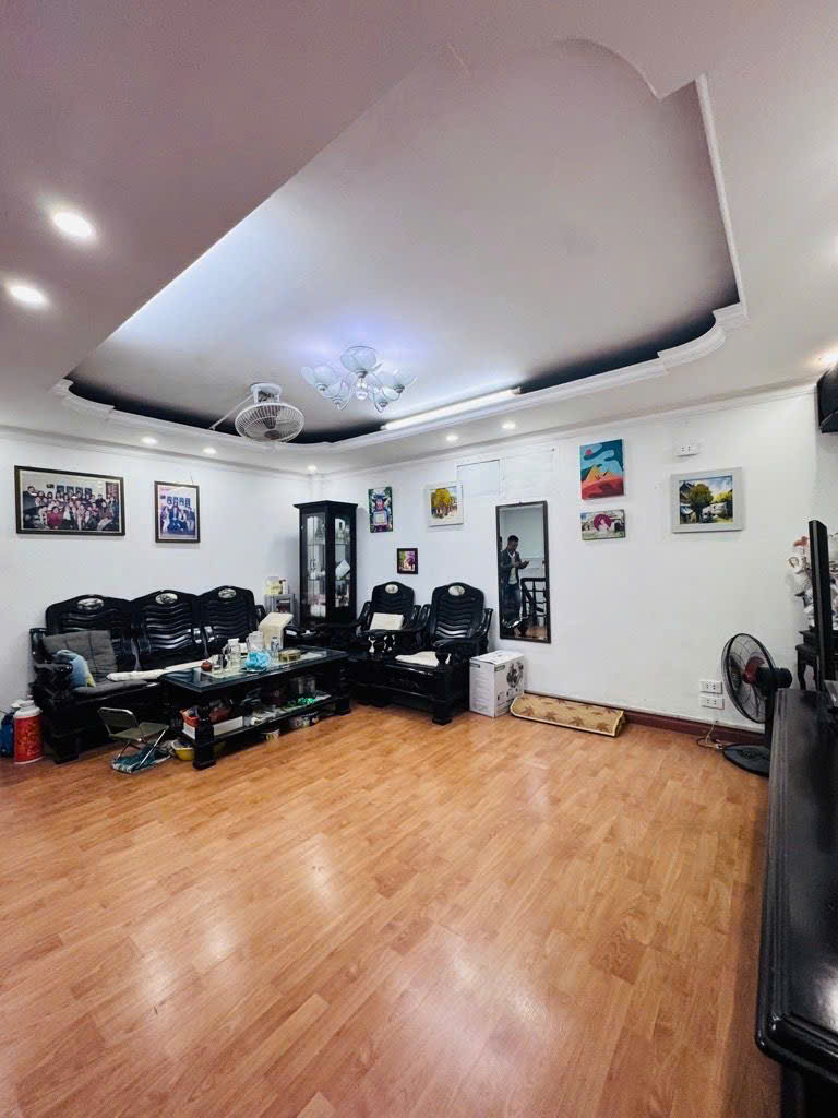  Bán Nhà Lạc Long Quân 64m, 4 tầng, 2 thoáng, tiện ích bàn ngàn! 