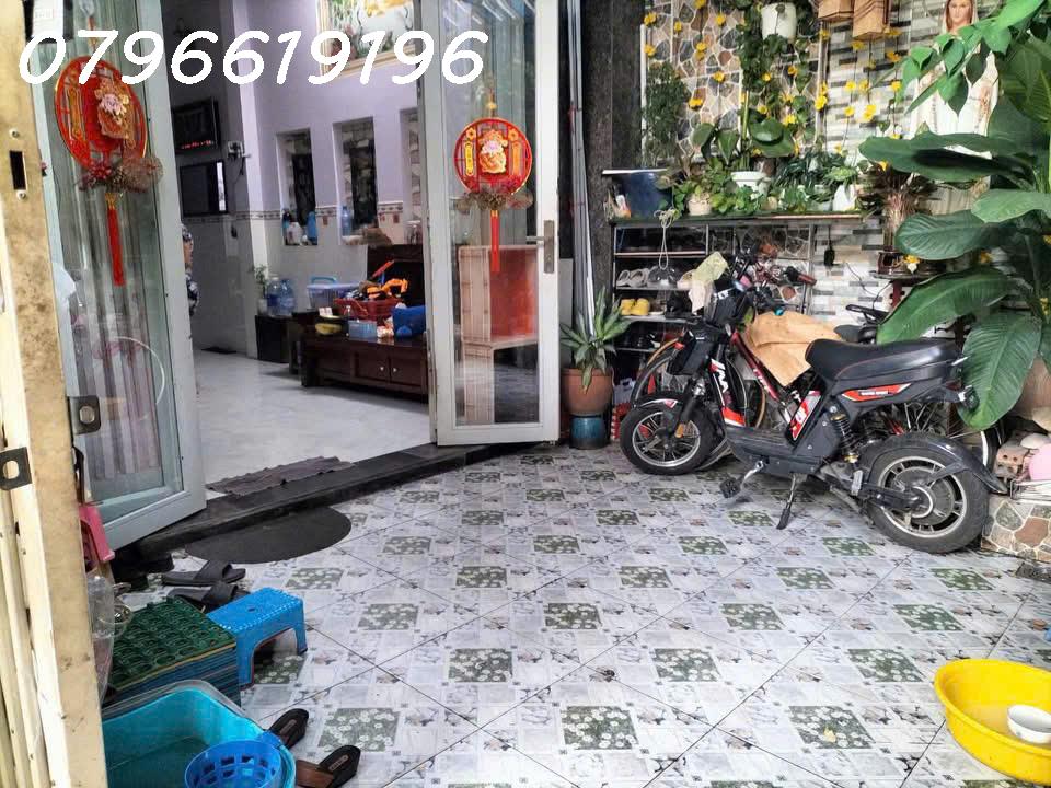  4,2m x 16,2m Bông Sao P5Q8 / 5tỷ6 thương lượng / 4PN gần Mặt tiền 