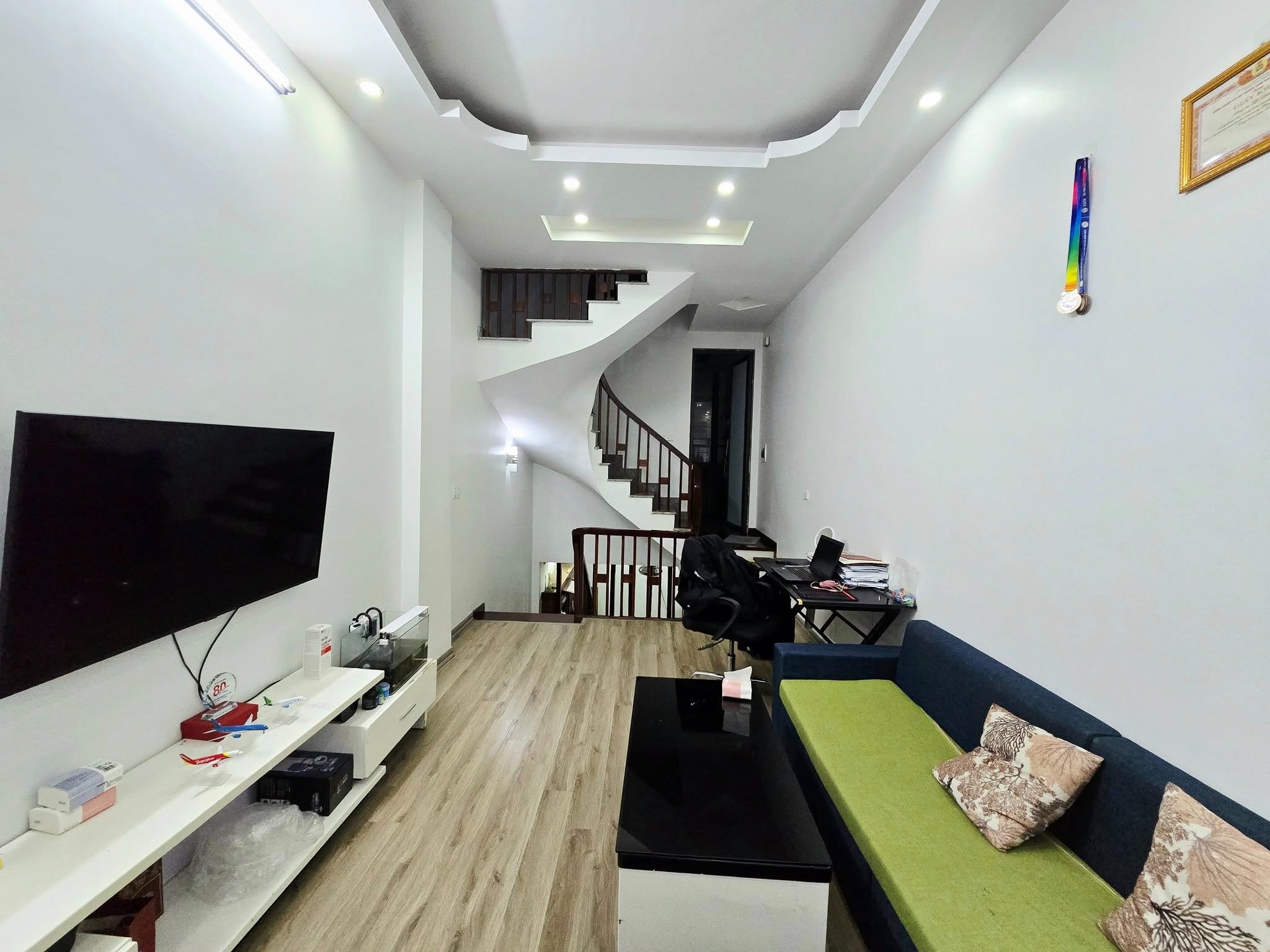  MẶT NGÕ THÔNG KINH DOANH -PHỐ LẠC LONG QUÂN – 35M 5T NHÀ MỚI NHỈNH 9 TỶ 