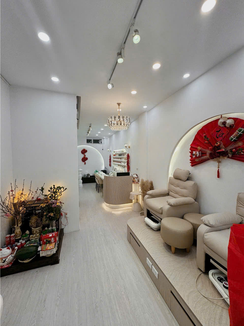  SANG NHƯỢNG TIỆM NAIL – VÀO LÀM NGAY – KHU NGUYỄN TRI PHƯƠNG, BA ĐÌNH, HÀ NỘI 