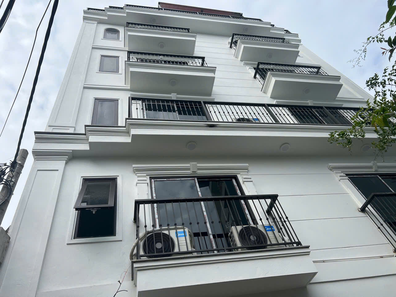  CHO THUÊ CĂN HỘ CCMN MỚI – FULL NỘI THẤT TẠI LONG BIÊN, HÀ NỘI 