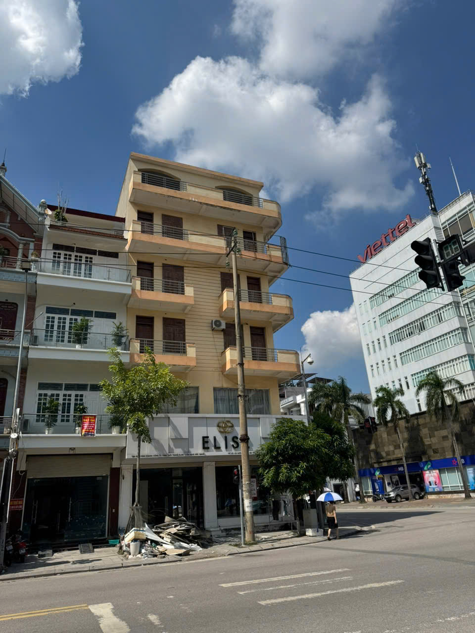  CHO THUÊ NHÀ 5 TẦNG MẶT ĐƯỜNG HOÀNG VĂN THỤ – SÁT QUẢNG TRƯỜNG 3/2 – BẮC GIANG 