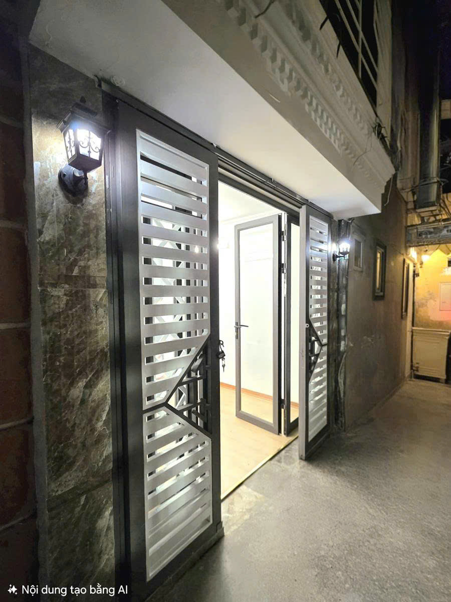  BÁN NHÀ XÃ ĐÀN 5 TẦNG 22M GẦN Ô TÔ GIÁ HƠN 7 TỶ, CÁCH VÀI BƯỚC CHÂN LÀ RA PHỐ 