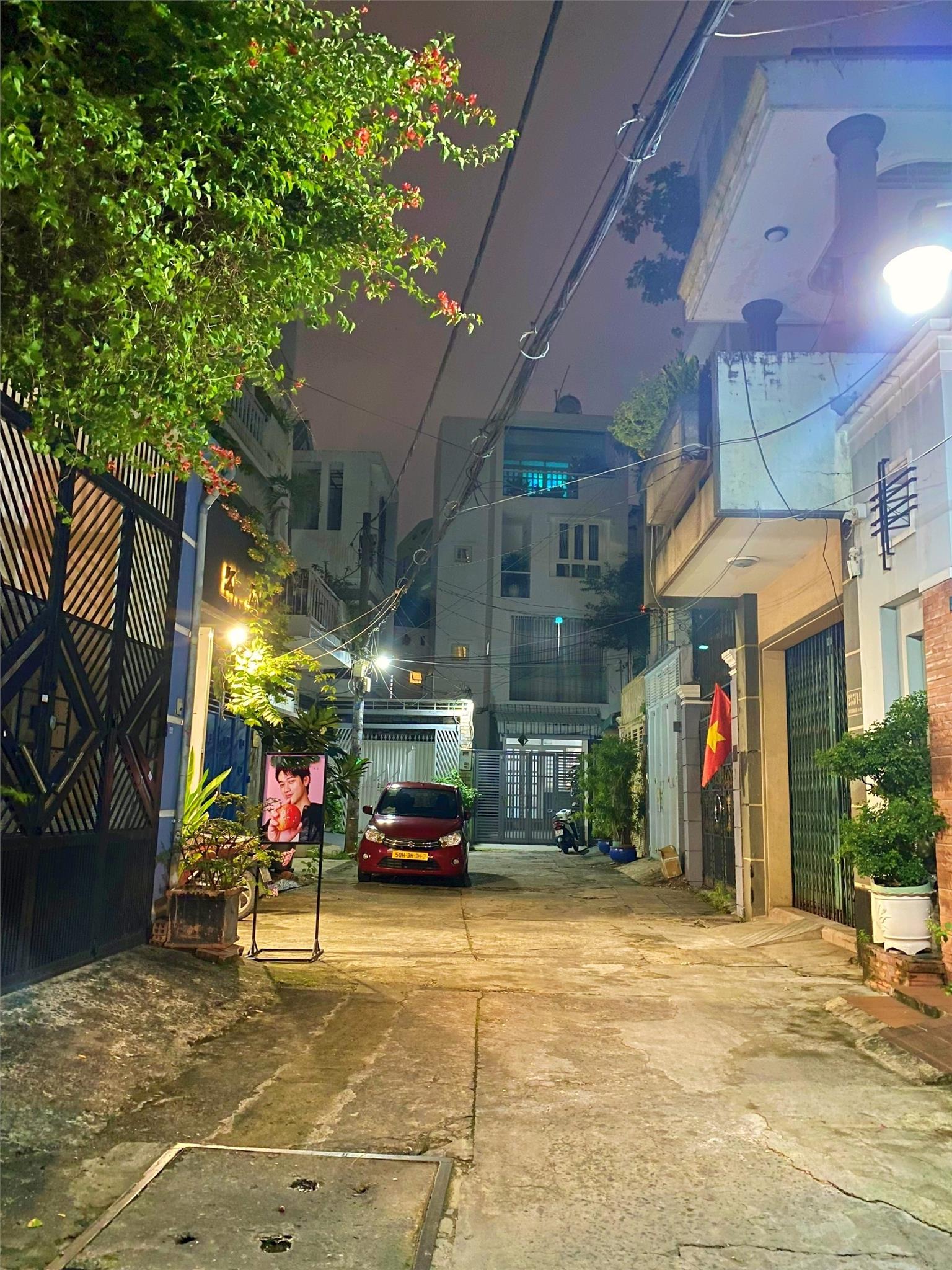  ‼️ Phú Nhuận - Gần công viên - Xe hơi vào nhà - 5 tầng vuông vức - Dòng tiền ổn định 