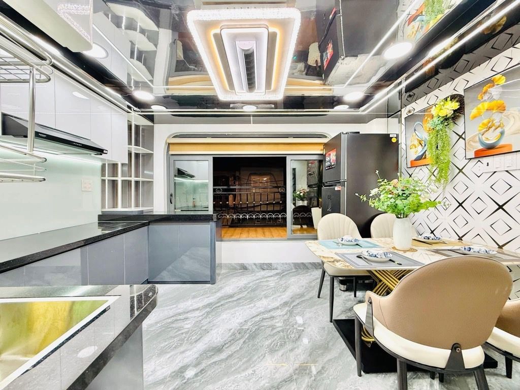  Nhà Nguyễn Tư Giản – Diện tích 50m² – 5 tầng – Ngang 4m – Giá 7.6 tỷ 